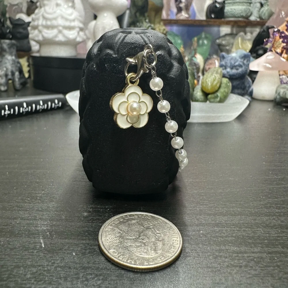 Black obsidian purse crystal carving - Picture 3 of 3